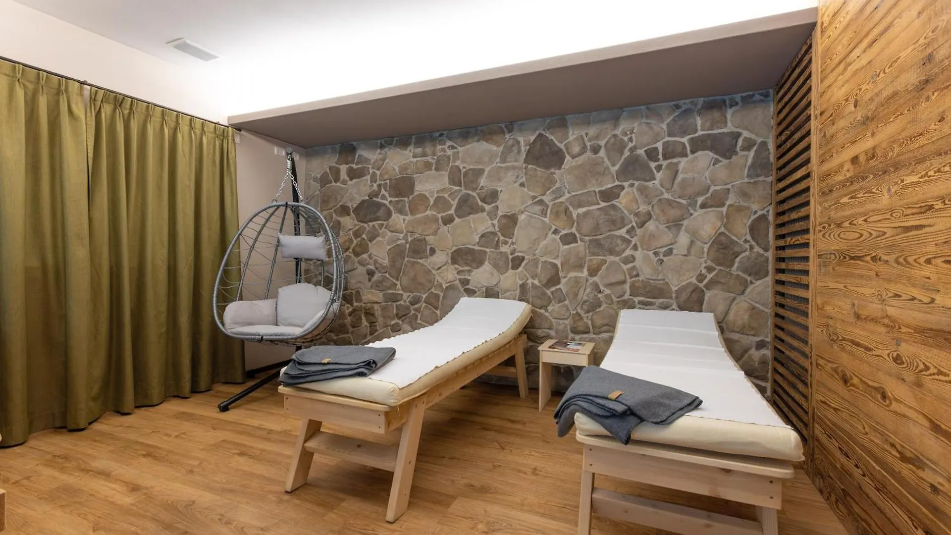 Hotel Flora 리비뇨