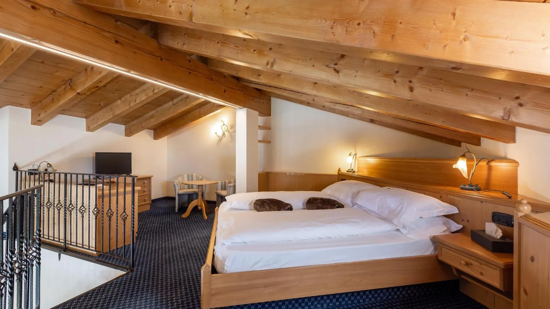 Hotel Flora 리비뇨