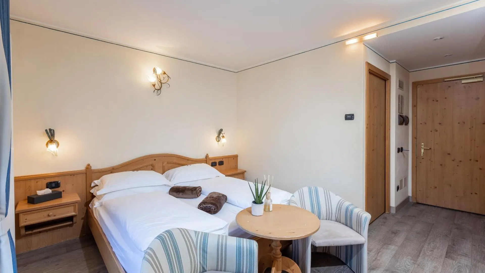 Hotel Flora 리비뇨 4*,